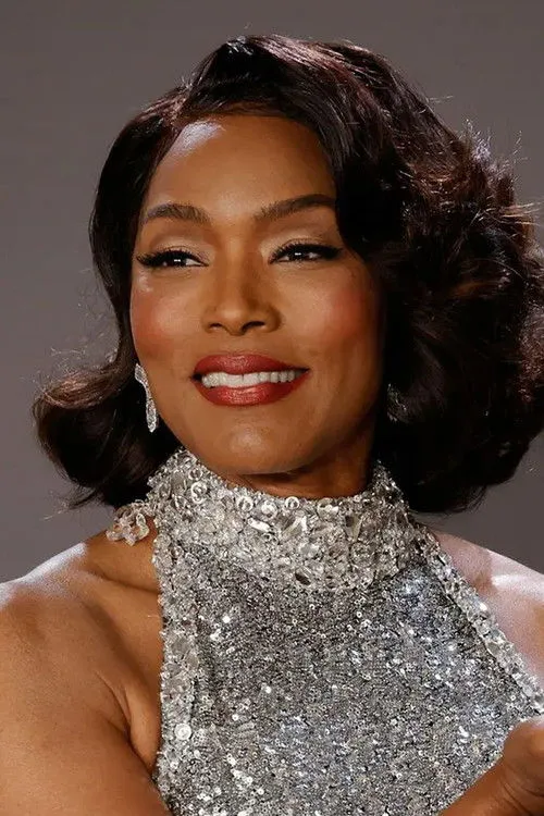 Angela Bassett photo