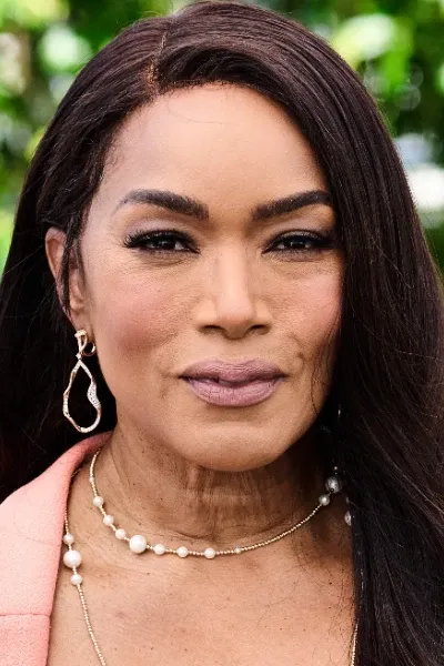 Angela Bassett photo