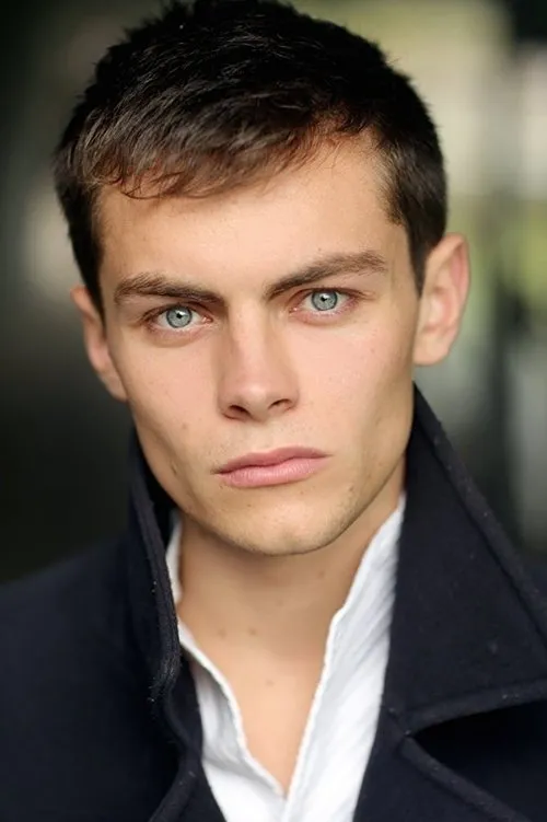 Freddy Carter photo