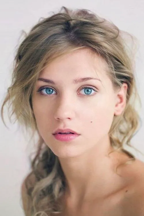 Kristina Asmus photo
