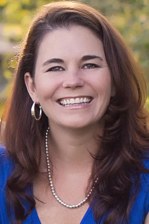 Gennie James photo