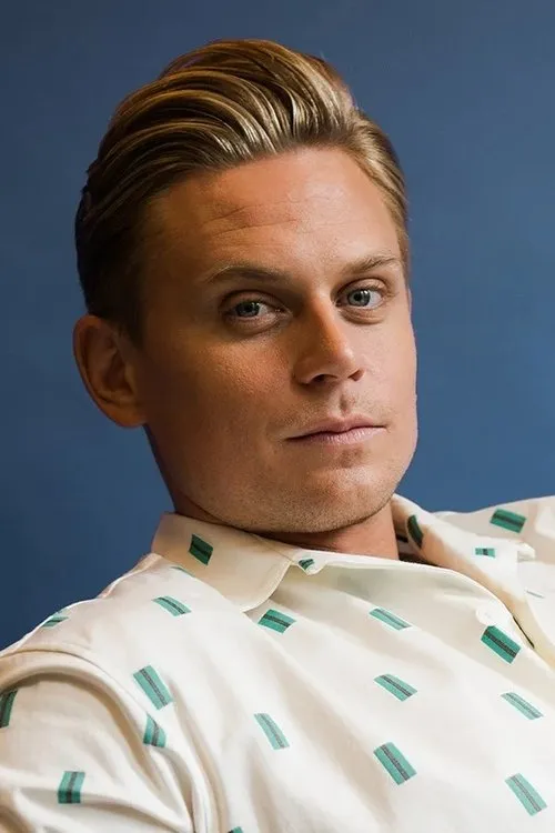 Billy Magnussen photo