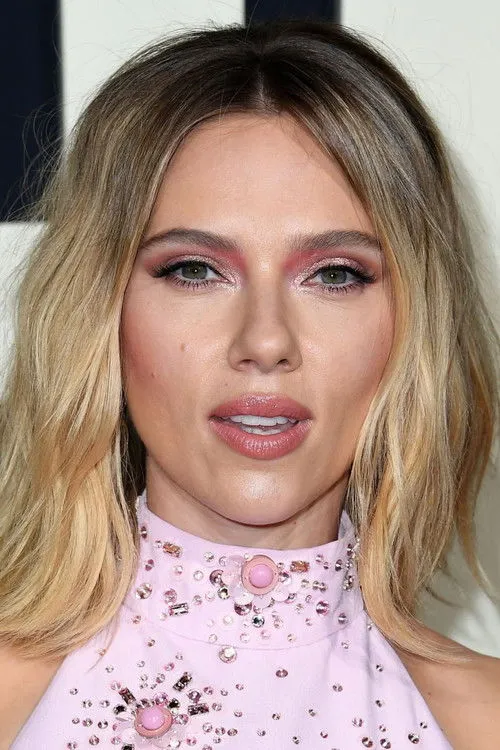 Scarlett Johansson photo