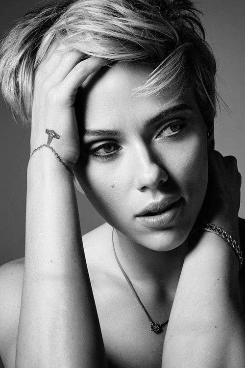 Scarlett Johansson photo
