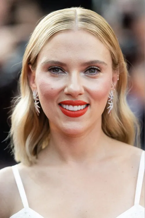 Scarlett Johansson photo