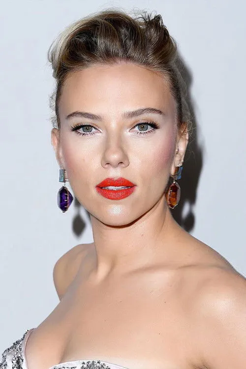 Scarlett Johansson photo
