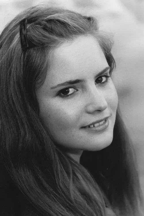 Jennifer Jason Leigh photo