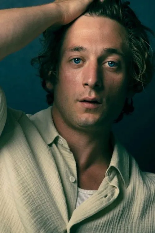 Jeremy Allen White photo