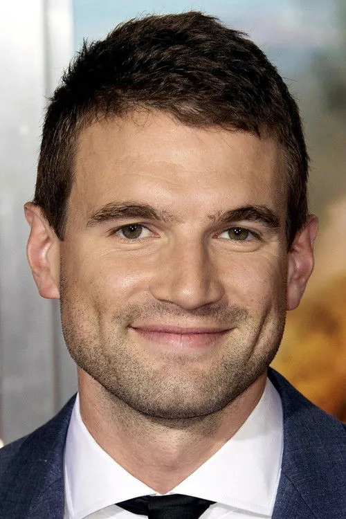 Alex Russell photo