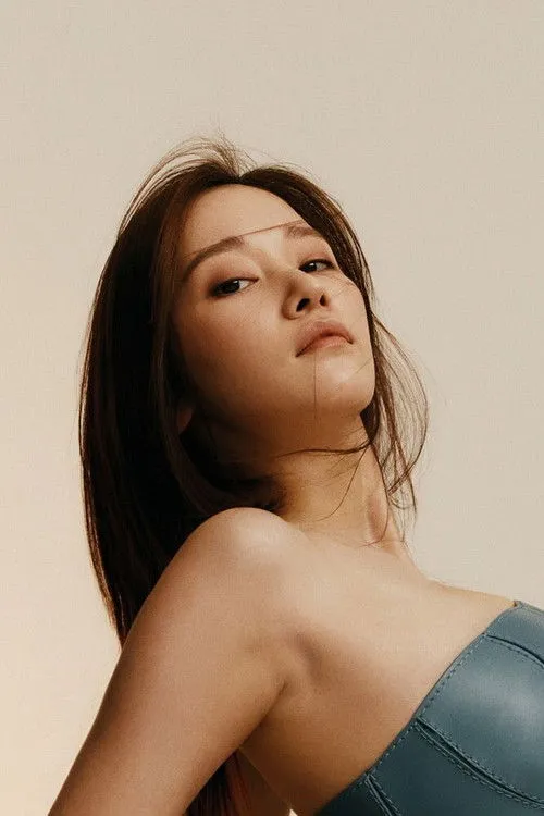 Jeon Jong-seo photo
