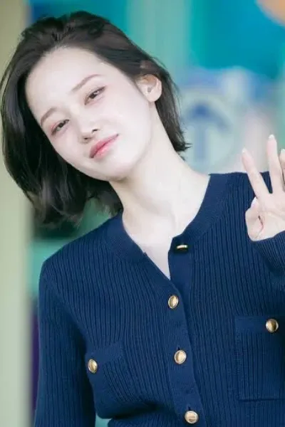 Jeon Jong-seo photo