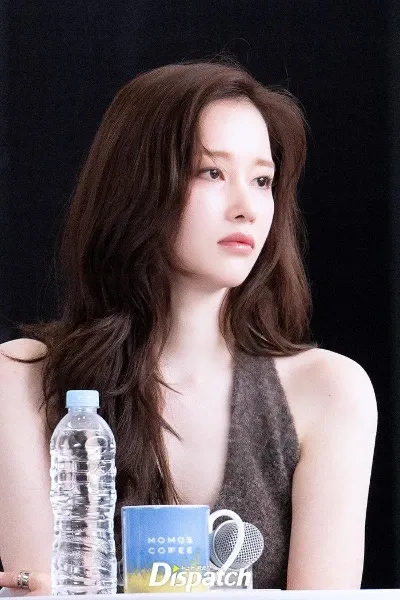 Jeon Jong-seo photo