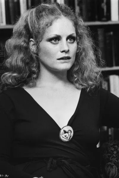 Beverly D'Angelo photo