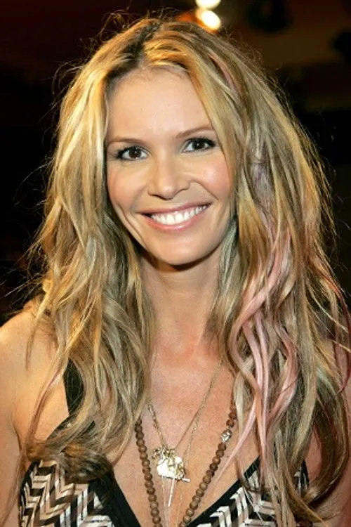 Elle Macpherson photo