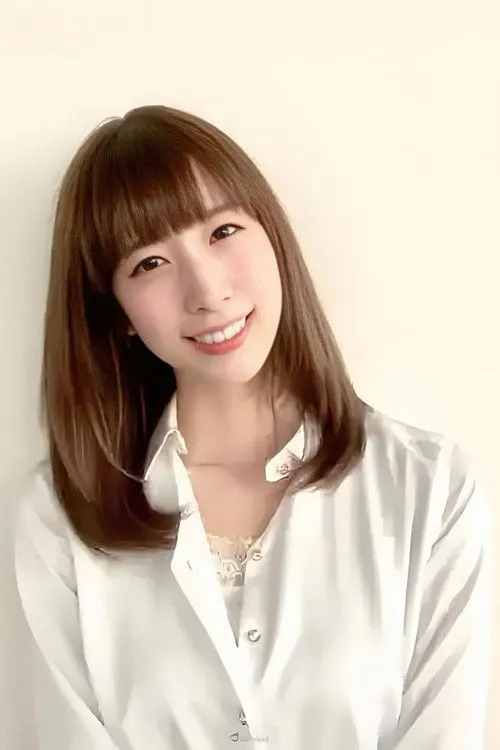 Ami Koshimizu photo