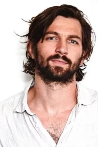 Michiel Huisman photo
