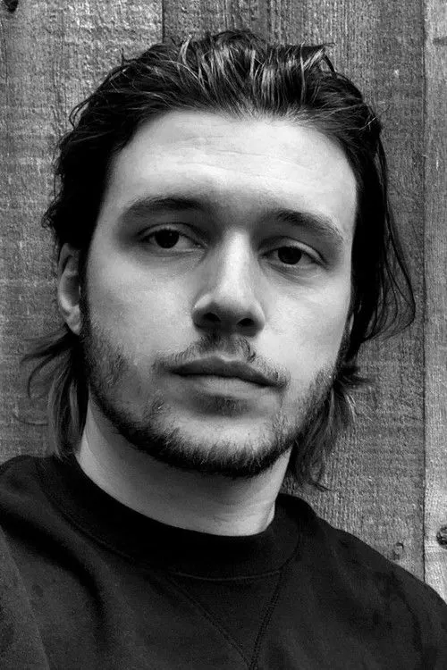 Nick Robinson photo