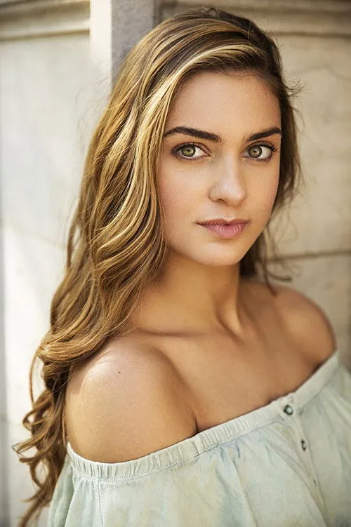 Mia Cole photo