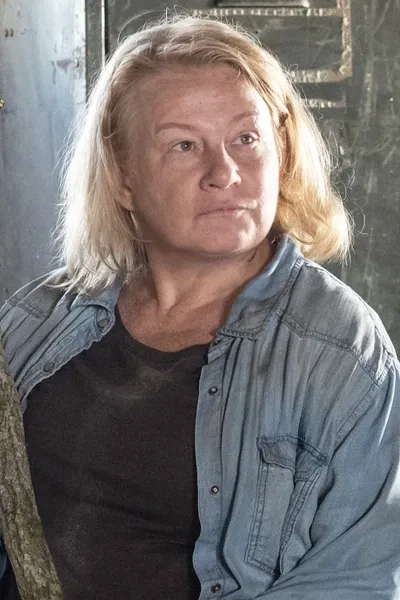 Elizabeth Saunders photo
