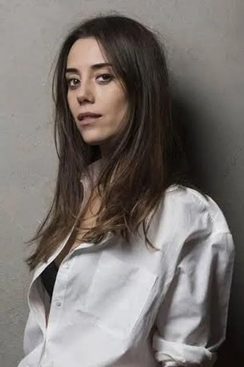 Cansu Dere photo