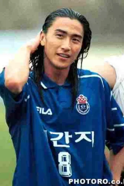 Ahn Jung-hwan photo