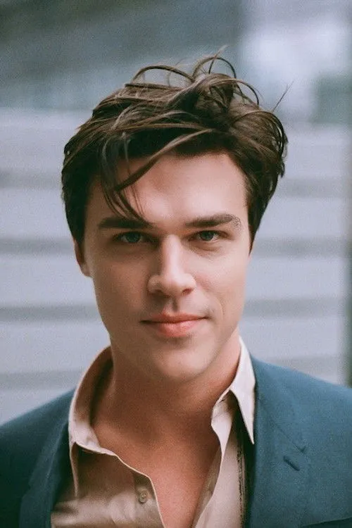Finn Wittrock photo