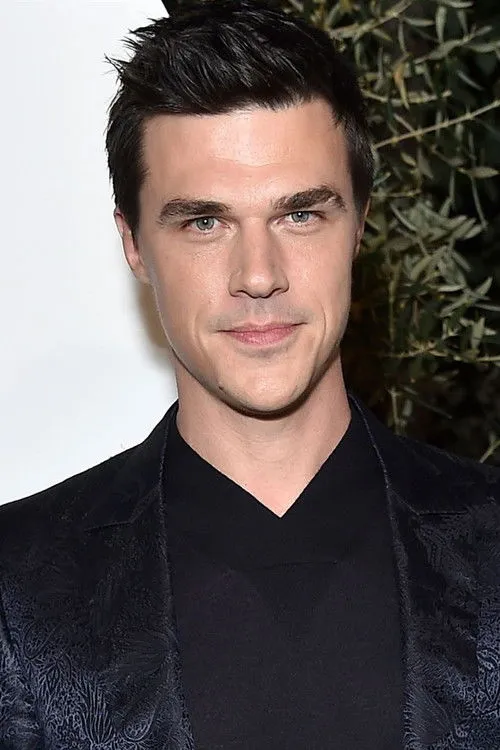 Finn Wittrock photo