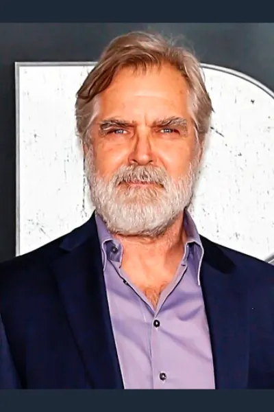 Henry Czerny photo