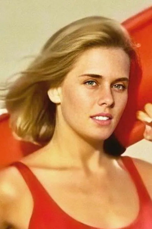 Nicole Eggert photo