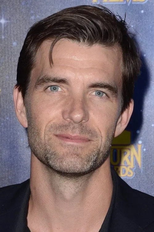 Lucas Bryant photo