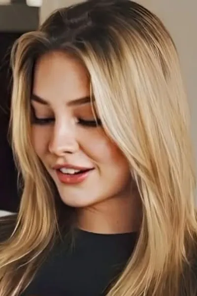 Madelyn Cline photo