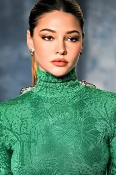Madelyn Cline photo
