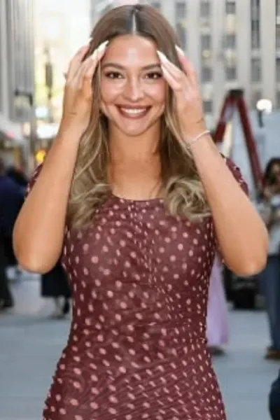 Madelyn Cline photo