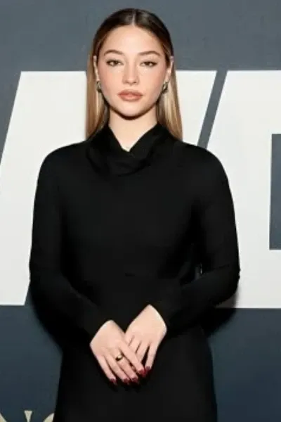 Madelyn Cline photo