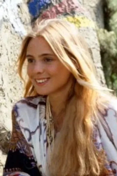 Olivia D'Abo photo