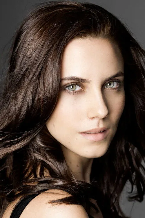 Aura Garrido photo