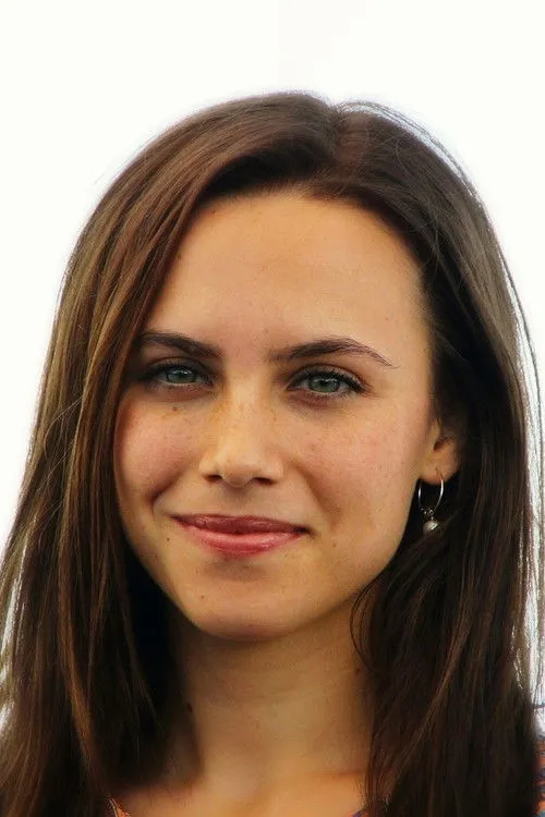 Aura Garrido photo