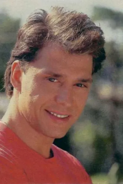 Richard Eden photo