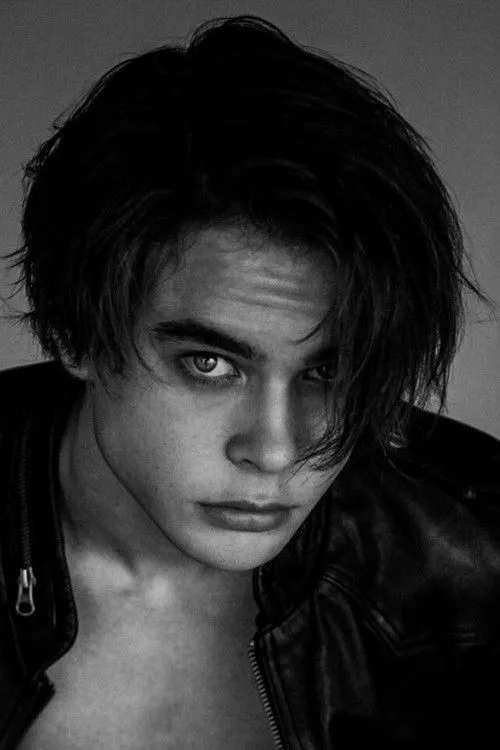 Judah Lewis photo