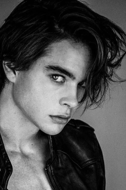 Judah Lewis photo
