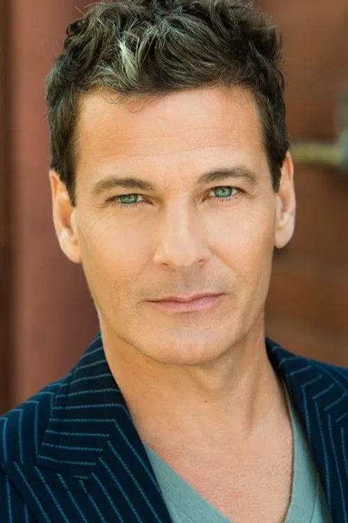 Adam Storke photo