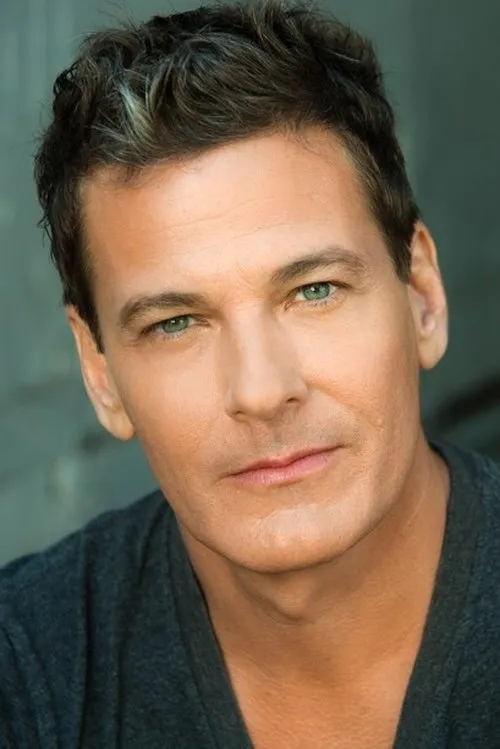 Adam Storke photo