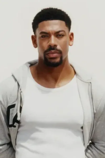Aaron Pierre photo