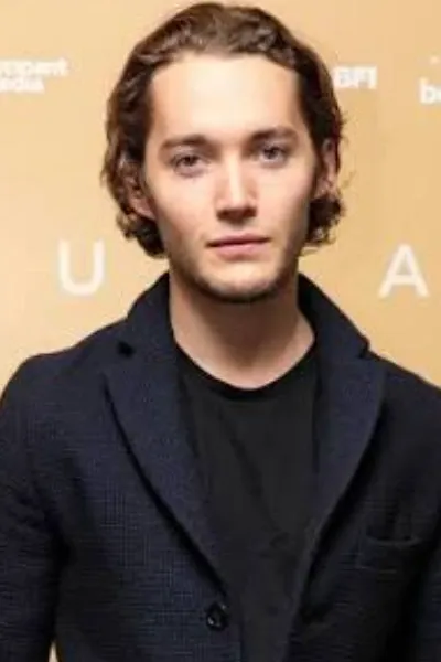 Toby Regbo photo