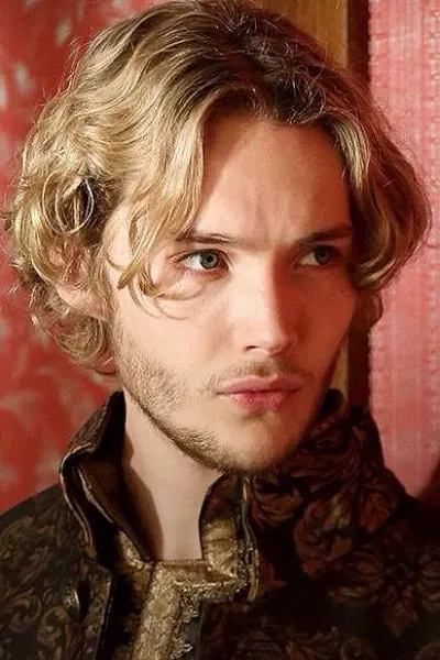 Toby Regbo photo