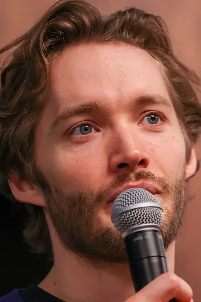 Toby Regbo photo