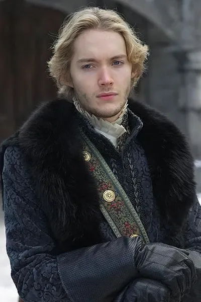 Toby Regbo photo