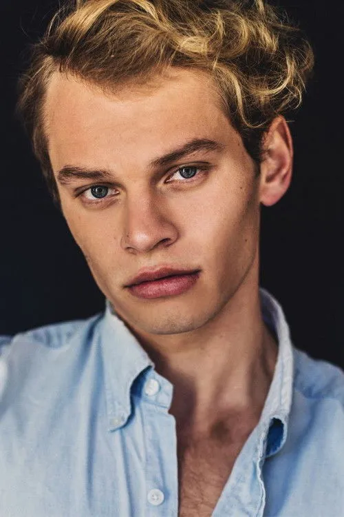Aidan Scott photo