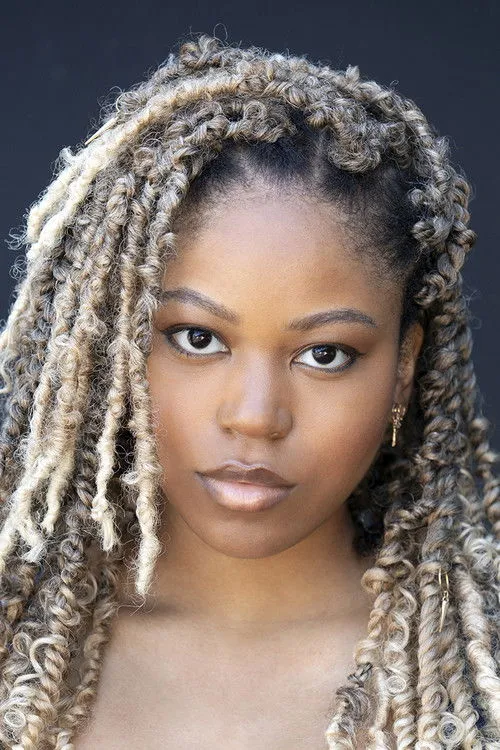 Riele Downs photo