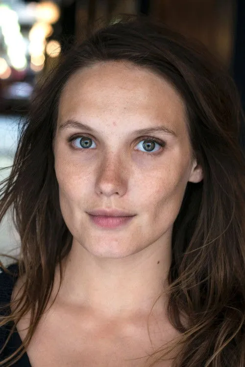 Ana Girardot photo